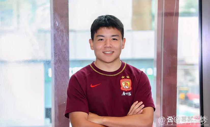 徐彬精准直塞 阿齐兹从容破门得分 徐彬精准直塞 阿齐兹从容破门得分