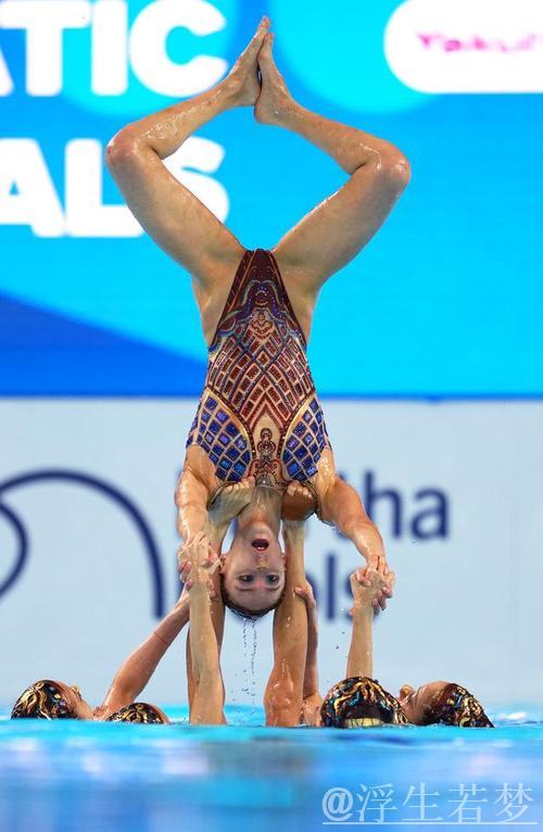 中国队世锦赛花游集体技巧自选再夺桂冠,斩获第四金 中国队世锦赛花游集体技巧自选再夺桂冠,斩获第四金